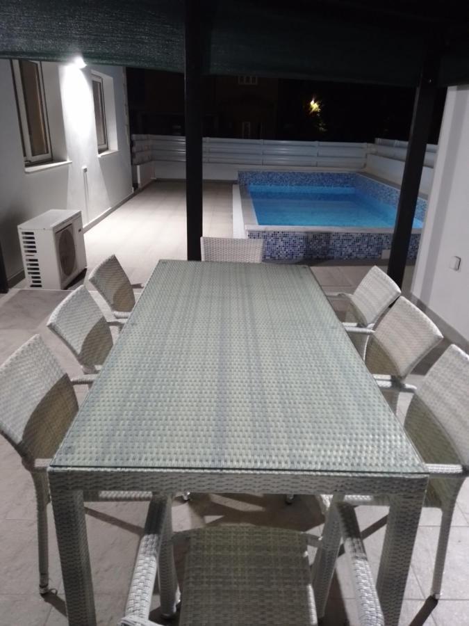 Michael Angelo Villa Paphos Exterior photo