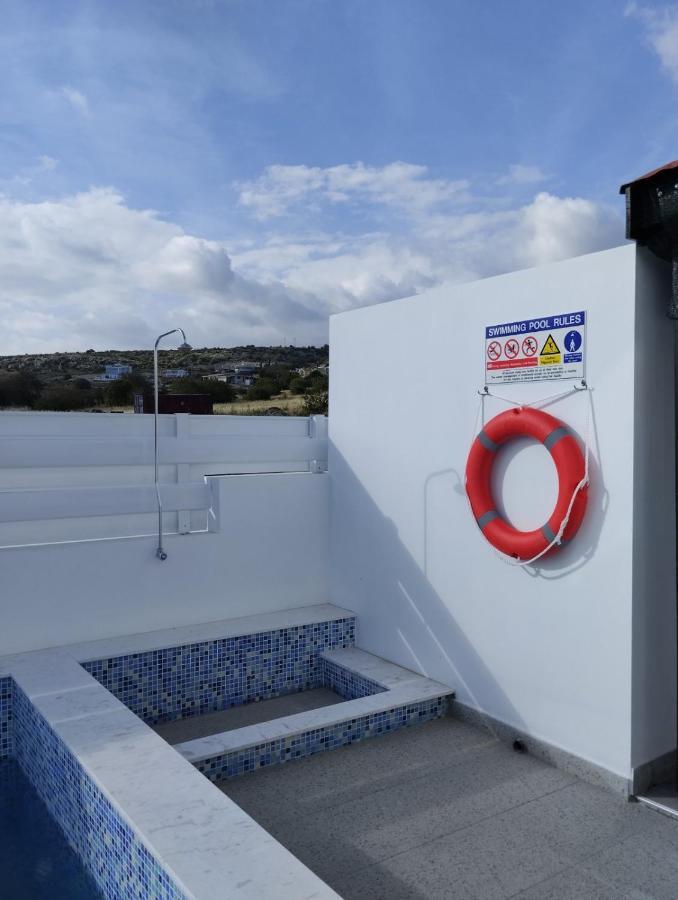 Michael Angelo Villa Paphos Exterior photo
