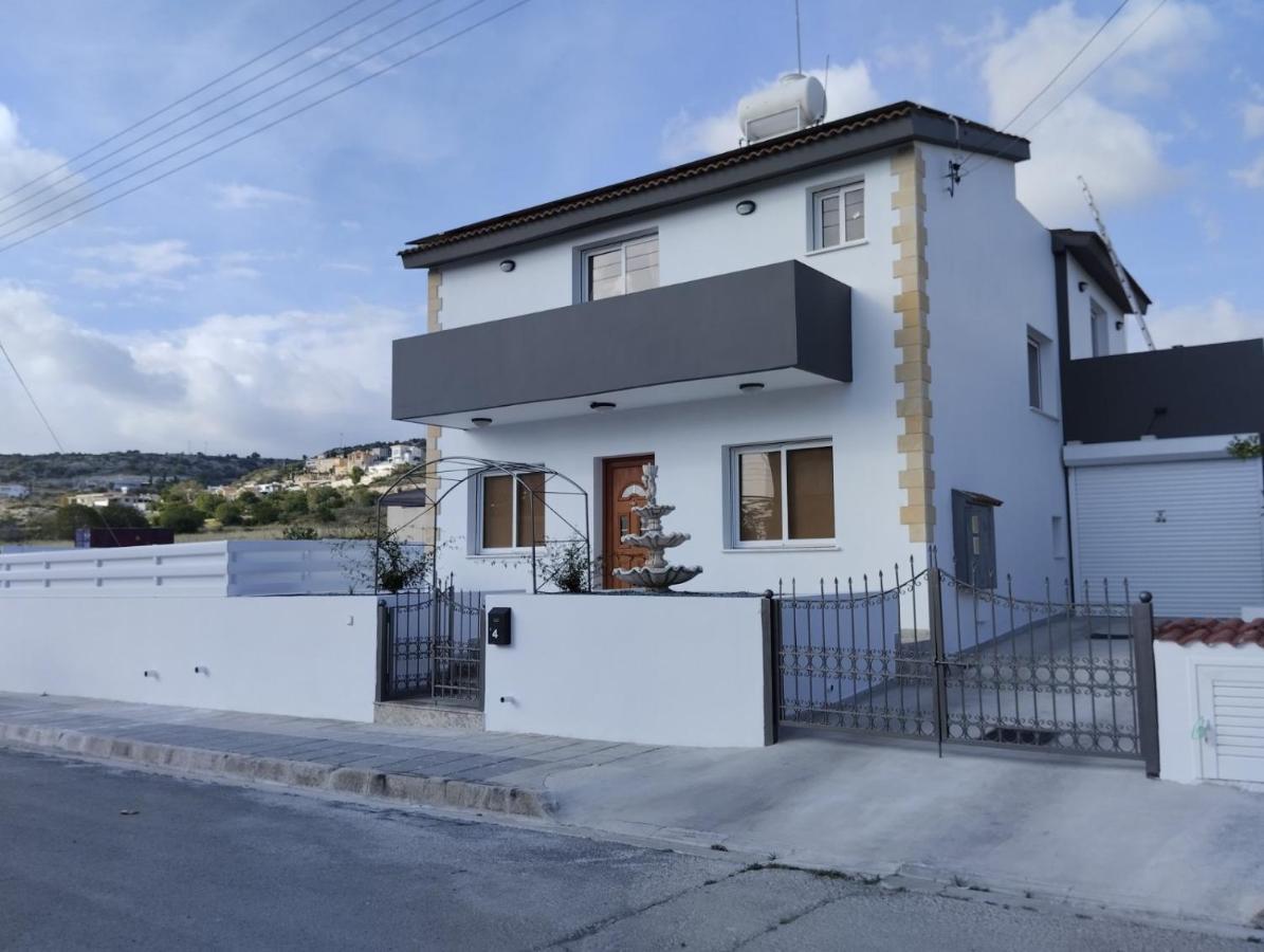 Michael Angelo Villa Paphos Exterior photo