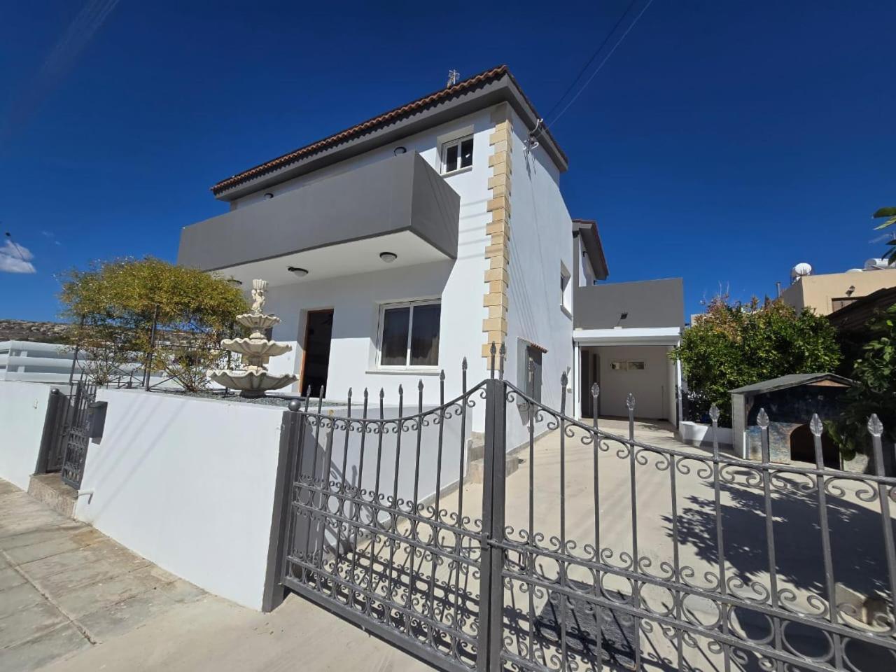 Michael Angelo Villa Paphos Exterior photo