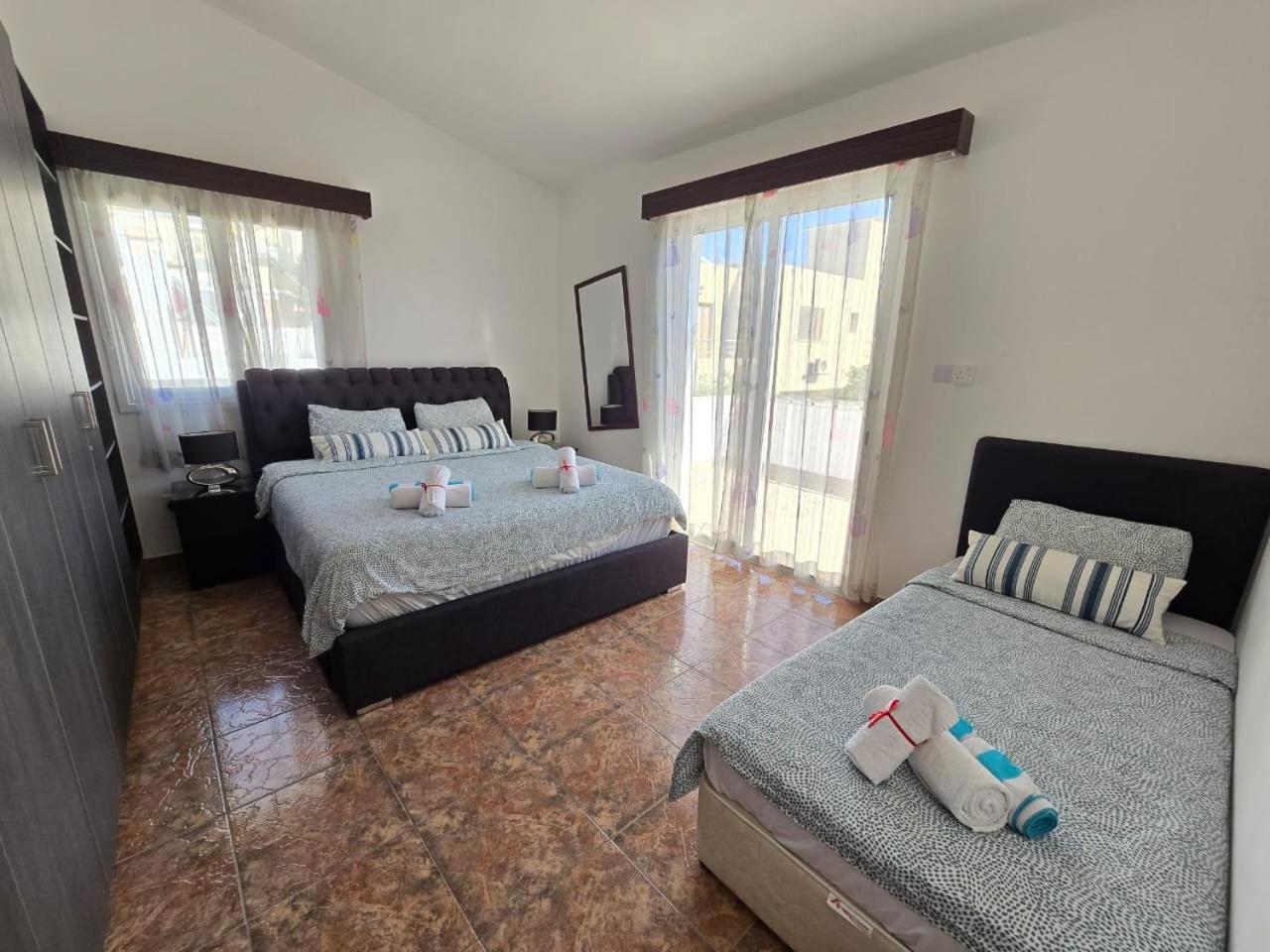 Michael Angelo Villa Paphos Exterior photo