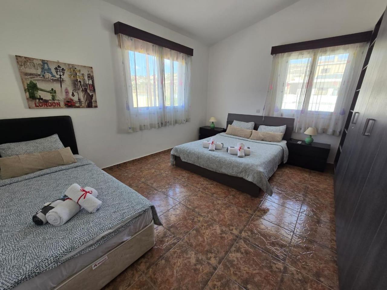 Michael Angelo Villa Paphos Exterior photo